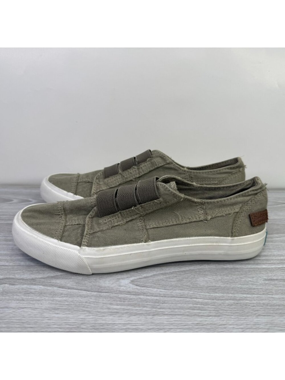 Blowfish Malibu Marley Shoes Slip On Sneakers Womens 9 Army Green Distressed